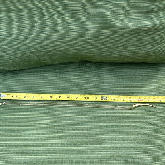 Michael Kors horn necklace - Picture 2 of 6